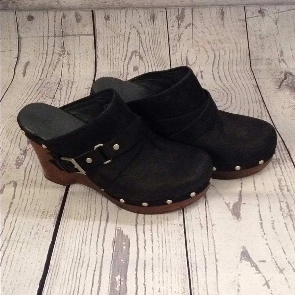 Ugg Clogs
